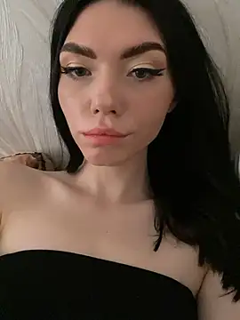 Snapshot of Lisaaa_Alisa chatting on February 15, 10:11 am Lisaaa Alisa online show from February 15, 10:11 am