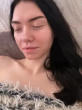 Snapshot of Lisaaa_Alisa chatting on February 18, 3:21 am Lisaaa Alisa online show from February 18, 3:21 am
