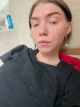 Lisaaa Alisa online show from April 22, 8:17 am