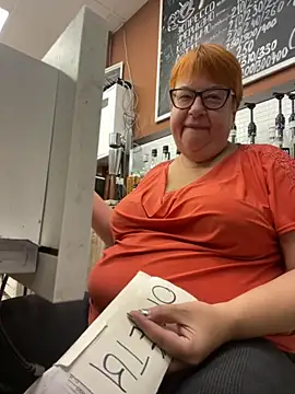 Snapshot of Klio5678 chatting on October 29, 7:54 am Klio5678 online show from October 29, 7:54 am