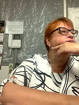 Snapshot of Klio5678 chatting on November 4, 1:43 pm Klio5678 online show from November 4, 1:43 pm