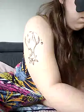 Snapshot of FrancaiseLynne chatting on January 27, 9:44 am FrancaiseLynne online show from January 27, 9:44 am