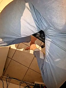 Snapshot of Lorent6969 chatting on February 7, 5:41 am Lorent6969 online show from February 7, 5:41 am