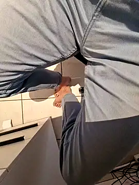 Snapshot of Lorent6969 chatting on February 10, 11:46 am Lorent6969 online show from February 10, 11:46 am