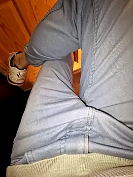 Snapshot of Lorent6969 chatting on February 12, 4:44 pm Lorent6969 online show from February 12, 4:44 pm