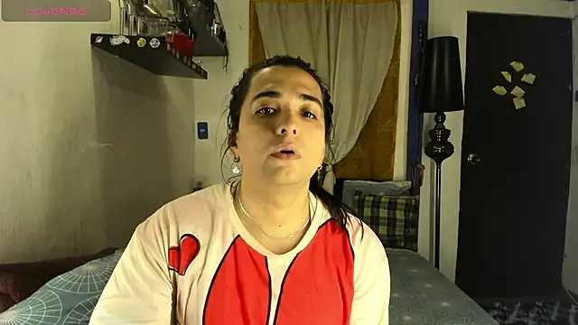 SARAMISHA online show from December 5, 6:37 pm