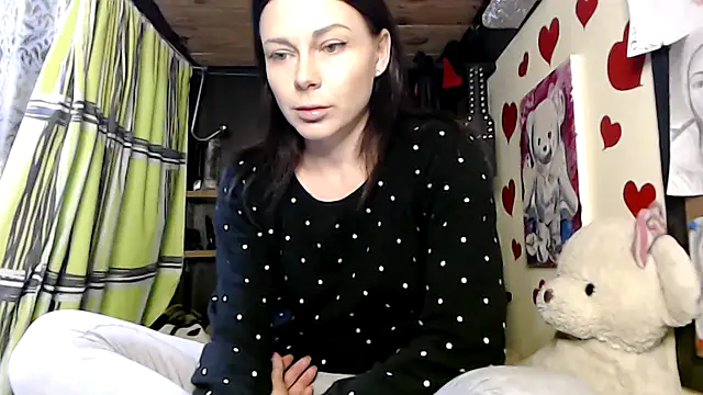 Snapshot of HarleyQuinn_69 chatting on February 15, 8:01 pm HarleyQuinn 69 online show from February 15, 8:01 pm