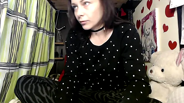 Snapshot of HarleyQuinn_69 chatting on March 6, 8:27 pm HarleyQuinn 69 online show from March 6, 8:27 pm