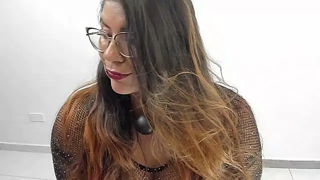 Luna Dumont online show from March 13, 5:28 pm