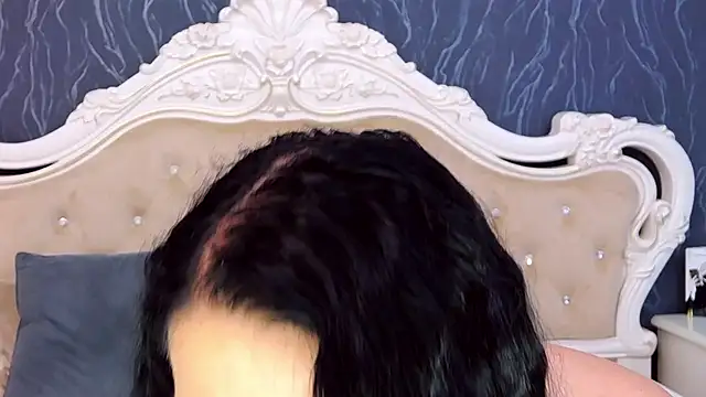 Lauren Saint online show from October 4, 11:30 am