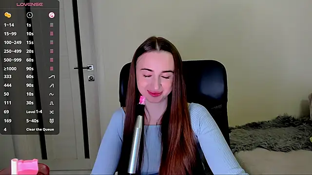 Kimmberr online show from November 9, 4:11 am