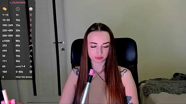 Kimmberr online show from November 14, 4:44 am