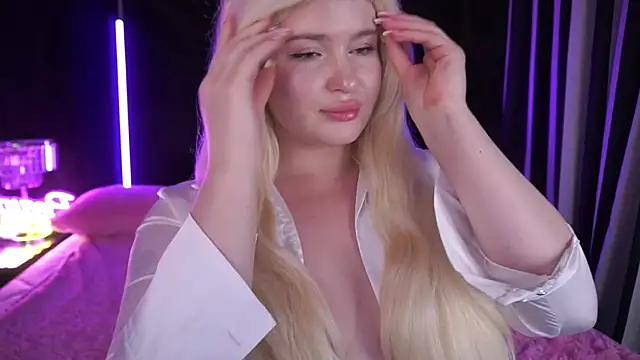 Snapshot of CocoSecretss chatting on December 5, 10:23 am CocoSecretss online show from December 5, 10:23 am