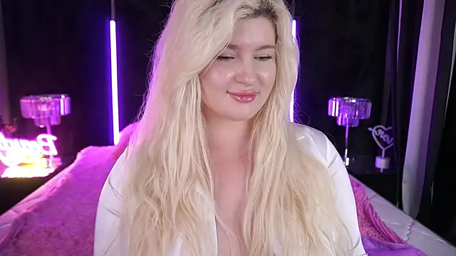 Snapshot of CocoSecretss chatting on December 15, 11:01 am CocoSecretss online show from December 15, 11:01 am