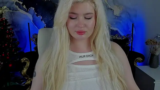 Snapshot of CocoSecretss chatting on December 21, 11:01 am CocoSecretss online show from December 21, 11:01 am