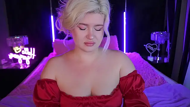 Snapshot of CocoSecretss chatting on September 16, 6:36 am CocoSecretss online show from September 16, 6:36 am