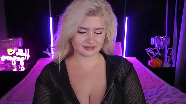 Snapshot of CocoSecretss chatting on November 9, 7:50 am CocoSecretss online show from November 9, 7:50 am