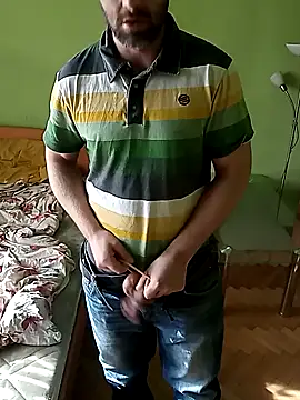 Snapshot of Piter9023 chatting on February 8, 11:01 am Piter9023 online show from February 8, 11:01 am