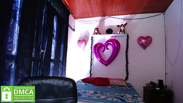 Mr MrsCurie online show from December 11, 2:44 pm