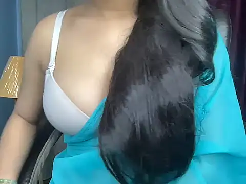 Snapshot of Karnaa_vail chatting on November 17, 5:02 am Karnaa vail online show from November 17, 5:02 am