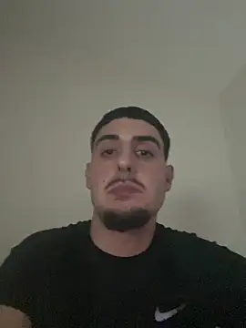 Snapshot of Vale_187 chatting on December 20, 3:19 pm Vale 187 online show from December 20, 3:19 pm