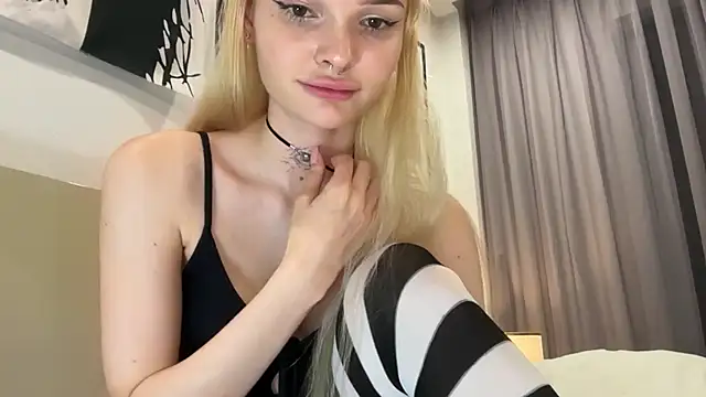 Snapshot of alpraz0lam chatting on December 7, 5:20 pm alpraz0lam online show from December 7, 5:20 pm