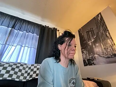 SidneyRaee online show from December 5, 5:17 pm