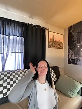 SidneyRaee online show from December 11, 5:26 pm