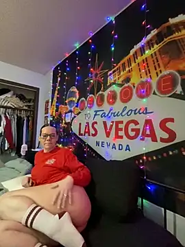 SidneyRaee online show from January 17, 6:02 pm