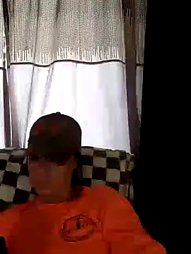 SidneyRaee online show from March 3, 6:44 pm