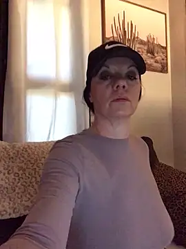 SidneyRaee online show from October 10, 4:28 pm