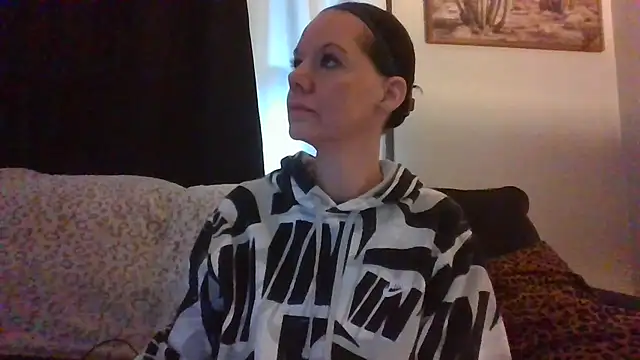 SidneyRaee online show from October 11, 4:16 pm