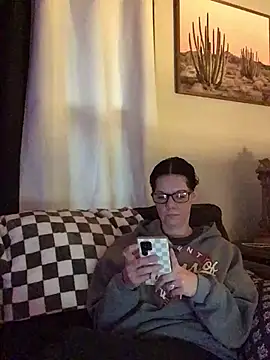 SidneyRaee online show from March 4, 5:52 pm