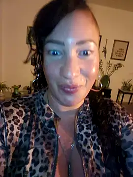 Snapshot of TheGoddessBianca chatting on December 7, 4:03 pm TheGoddessBianca online show from December 7, 4:03 pm