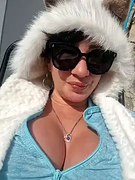 Snapshot of TheGoddessBianca chatting on January 3, 11:25 am TheGoddessBianca online show from January 3, 11:25 am