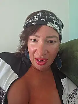 Snapshot of TheGoddessBianca chatting on November 7, 9:31 am TheGoddessBianca online show from November 7, 9:31 am