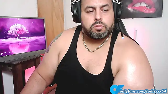 Snapshot of rodrix54 chatting on February 7, 12:20 am rodrix54 online show from February 7, 12:20 am