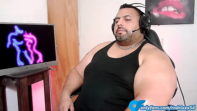 Snapshot of rodrix54 chatting on February 10, 12:19 am rodrix54 online show from February 10, 12:19 am