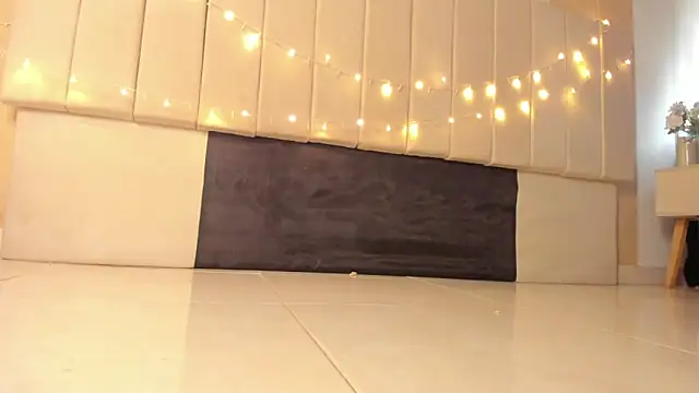 Snapshot of _frida1 chatting on January 4, 7:13 pm frida1 online show from January 4, 7:13 pm