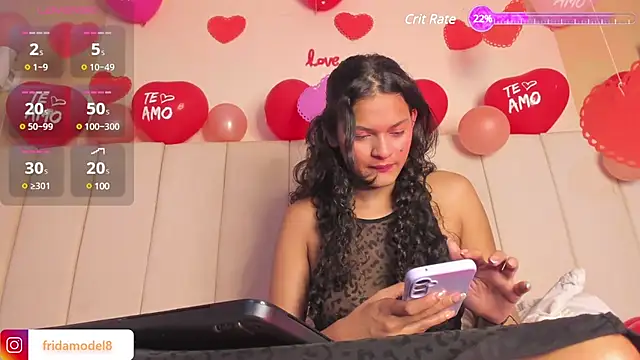 Snapshot of _frida1 chatting on February 14, 2:02 pm frida1 online show from February 14, 2:02 pm