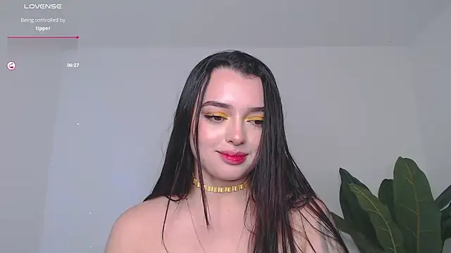 Snapshot of sophialorens_s chatting on January 4, 8:16 pm sophialorens s online show from January 4, 8:16 pm