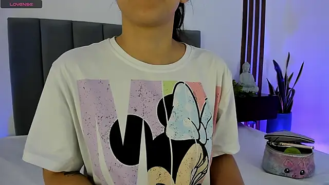 moll1e  online show from March 15, 12:02 pm