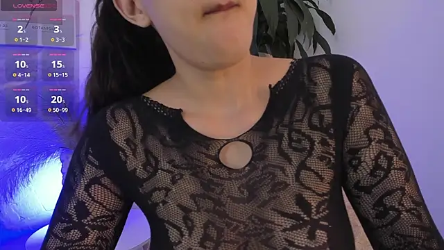 moll1e  online show from March 21, 8:18 pm