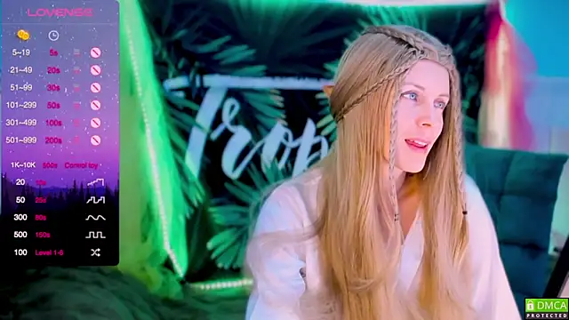 Snapshot of Flash_Summer chatting on December 5, 3:15 am Flash Summer online show from December 5, 3:15 am