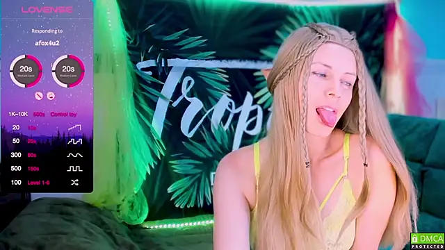 Snapshot of Flash_Summer chatting on December 7, 4:42 am Flash Summer online show from December 7, 4:42 am