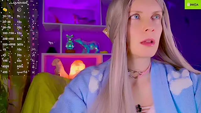 Snapshot of Flash_Summer chatting on December 17, 3:23 am Flash Summer online show from December 17, 3:23 am