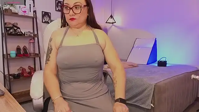 lady nylon  online show from October 28, 12:09 pm