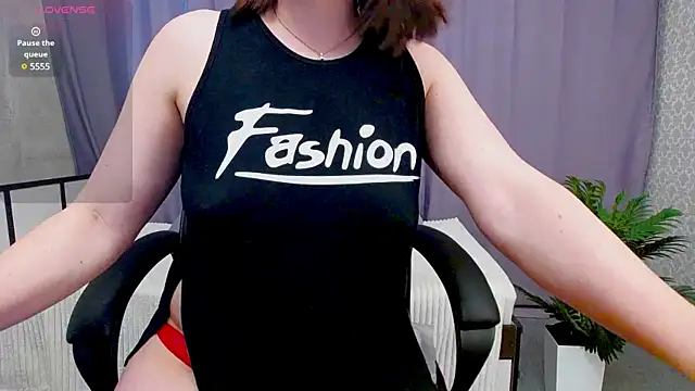 Snapshot of Camelia_Lillie chatting on March 14, 10:29 am Camelia Lillie online show from March 14, 10:29 am