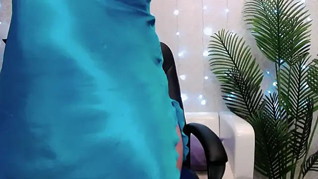 Camelia Lillie online show from March 23, 1:20 am