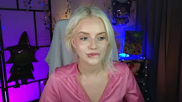 Snapshot of ImBonBon chatting on November 7, 11:49 pm ImBonBon online show from November 7, 11:49 pm